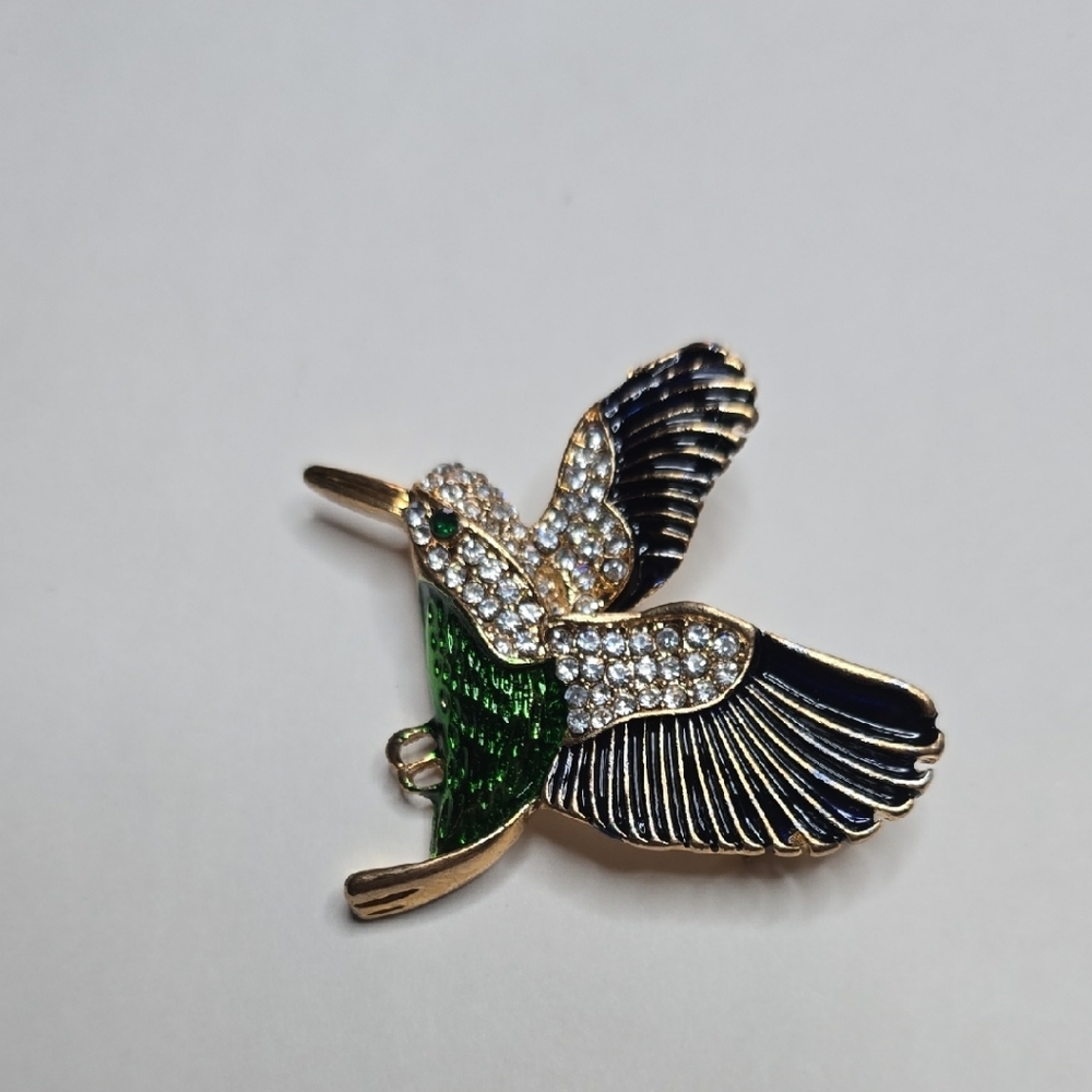 Elegant Hummingbird Brooch with Crystals